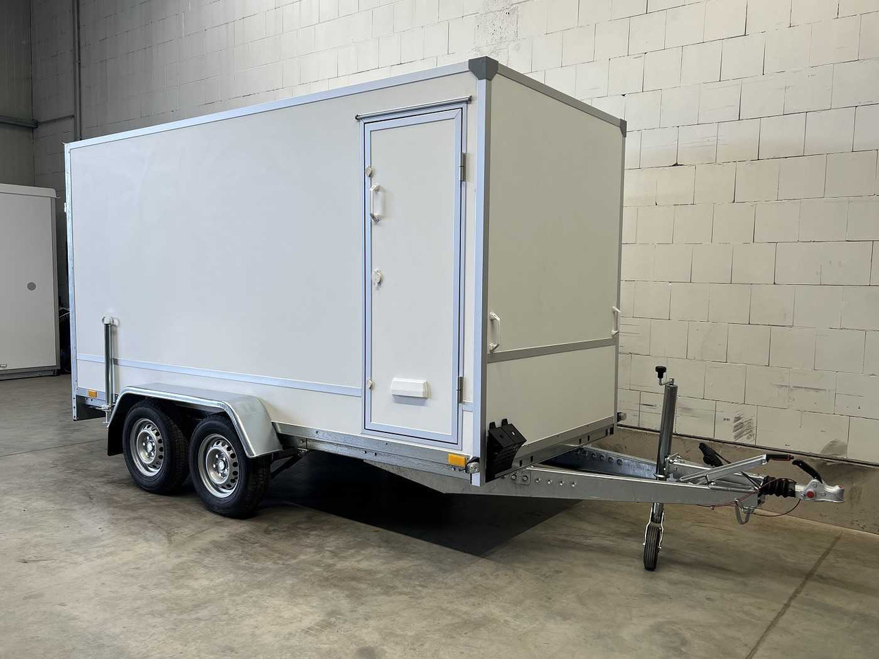 BLYSS F2736HTD Rampe Seitentür Kofferanhänger - קרון נגרר בתיבה סגורה: תמונה 3 BLYSS F2736HTD Rampe Seitentür Kofferanhänger - קרון נגרר בתיבה סגורה: תמונה 3