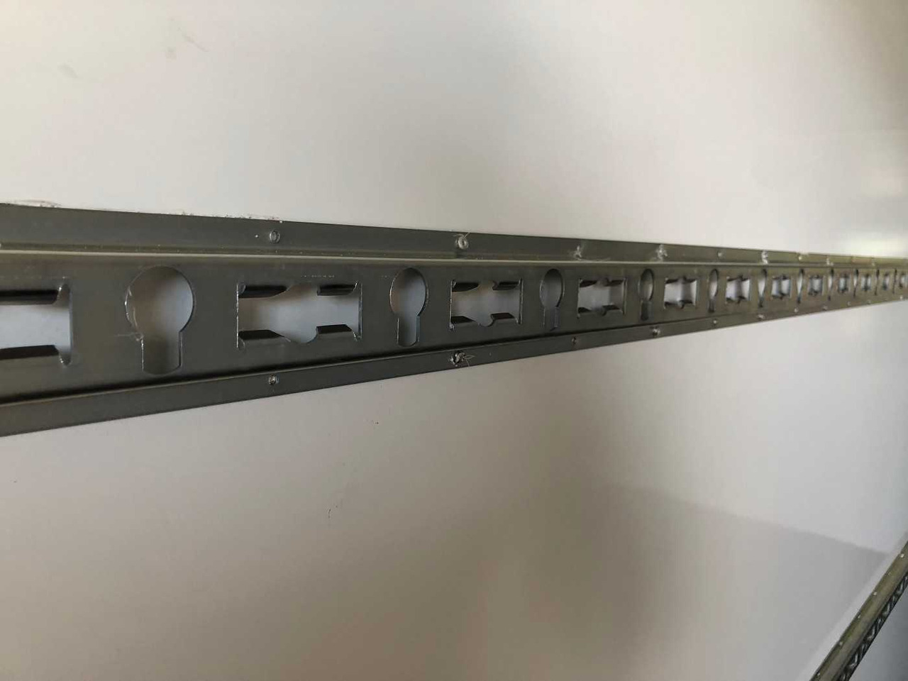 חָדָשׁ קרון נגרר בתיבה סגורה BLYSS F2741HT Rampe Kofferanhänger: תמונה 25