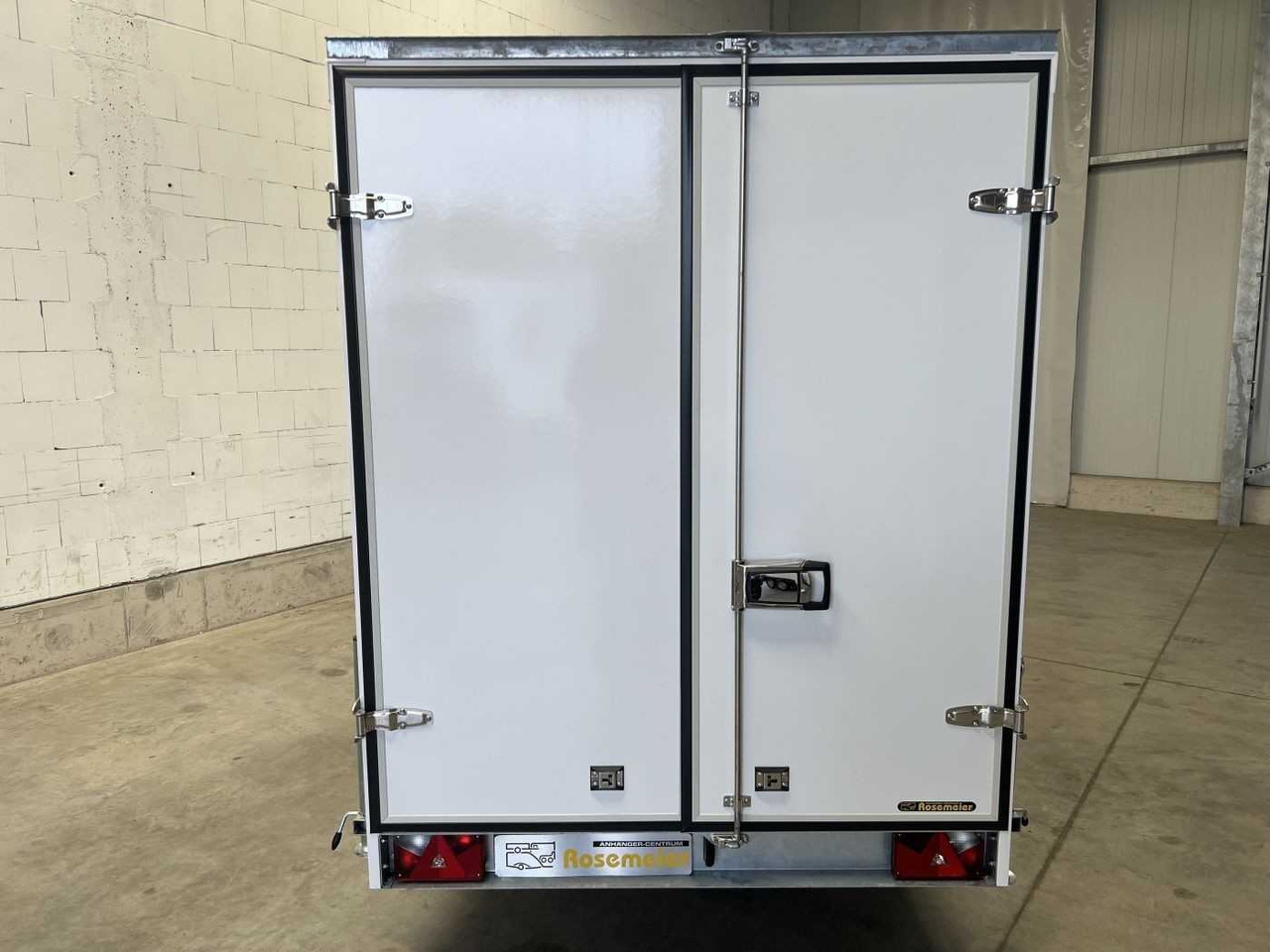 BLYSS FS1330/180HL Kofferanhänger - קרון נגרר בתיבה סגורה: תמונה 3 BLYSS FS1330/180HL Kofferanhänger - קרון נגרר בתיבה סגורה: תמונה 3