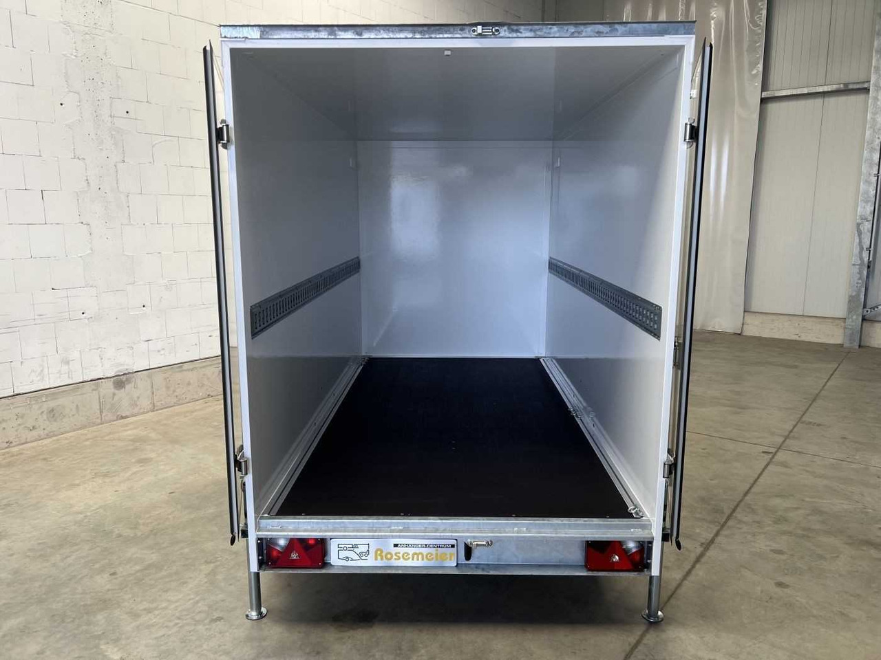 BLYSS FS1330/180HL Kofferanhänger - קרון נגרר בתיבה סגורה: תמונה 4 BLYSS FS1330/180HL Kofferanhänger - קרון נגרר בתיבה סגורה: תמונה 4