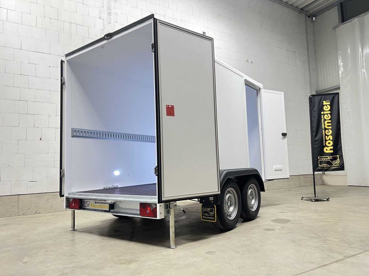 BLYSS FS2730/180HTL Tür Kofferanhänger - קרון נגרר בתיבה סגורה: תמונה 5 BLYSS FS2730/180HTL Tür Kofferanhänger - קרון נגרר בתיבה סגורה: תמונה 5