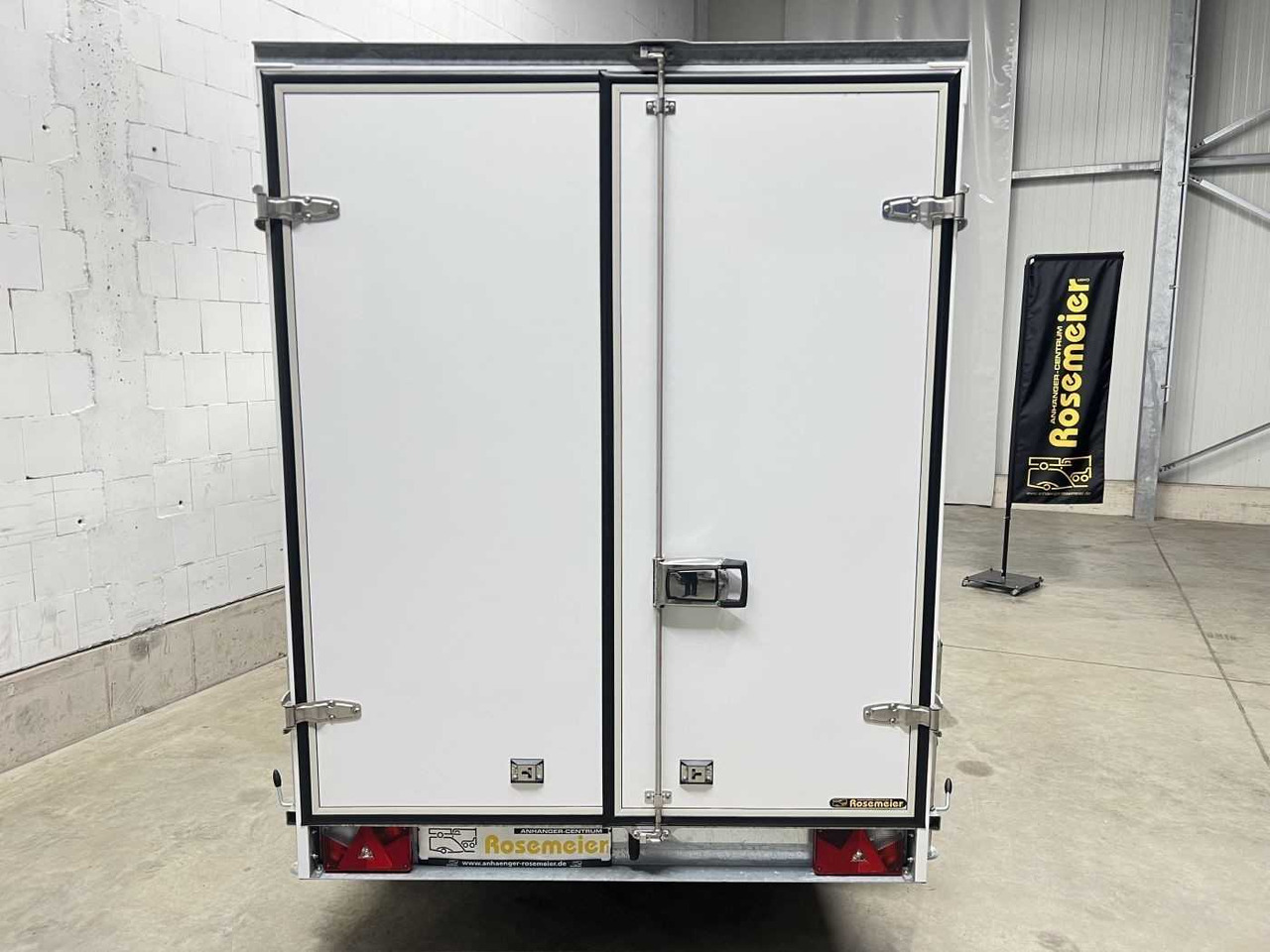 BLYSS FS2730/180HTL Tür Kofferanhänger - קרון נגרר בתיבה סגורה: תמונה 3 BLYSS FS2730/180HTL Tür Kofferanhänger - קרון נגרר בתיבה סגורה: תמונה 3