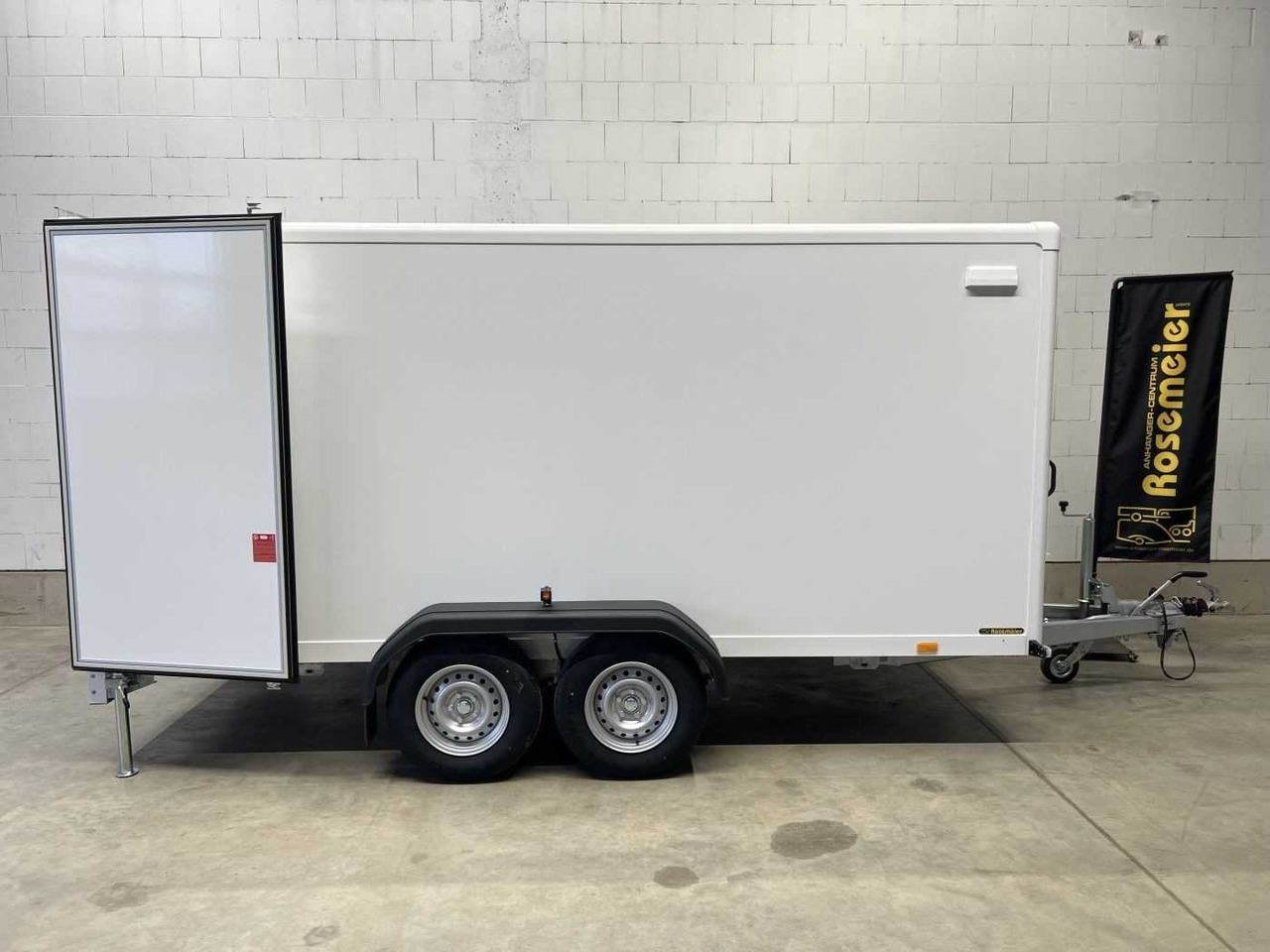 BLYSS FS2740/180HTL Kofferanhänger - קרון נגרר בתיבה סגורה: תמונה 1 BLYSS FS2740/180HTL Kofferanhänger - קרון נגרר בתיבה סגורה: תמונה 1