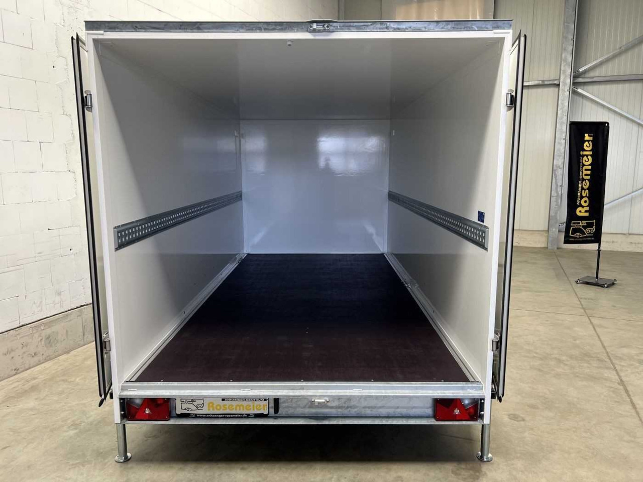 BLYSS FS2740/180HTL Kofferanhänger - קרון נגרר בתיבה סגורה: תמונה 4 BLYSS FS2740/180HTL Kofferanhänger - קרון נגרר בתיבה סגורה: תמונה 4