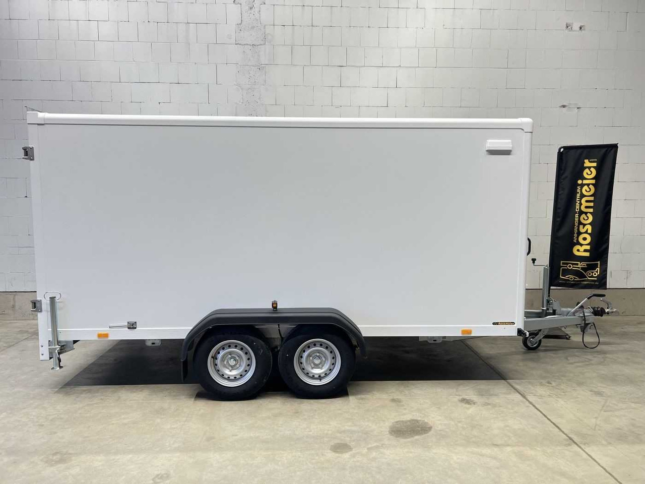 BLYSS FS2740/180HTL Kofferanhänger - קרון נגרר בתיבה סגורה: תמונה 2 BLYSS FS2740/180HTL Kofferanhänger - קרון נגרר בתיבה סגורה: תמונה 2