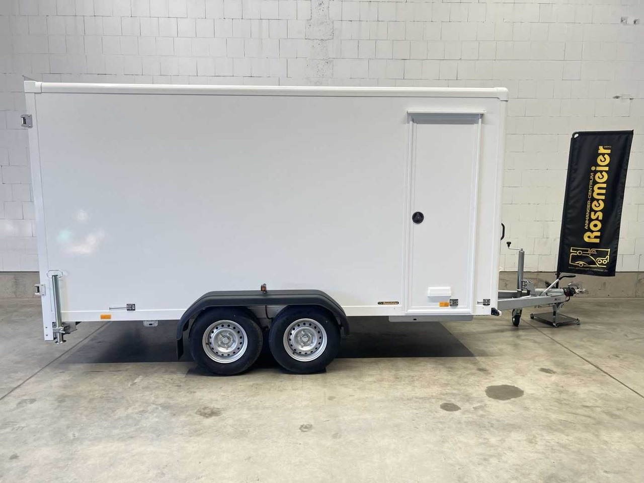 BLYSS FS2740/200HTL Seitentür Kofferanhänger - קרון נגרר בתיבה סגורה: תמונה 2 BLYSS FS2740/200HTL Seitentür Kofferanhänger - קרון נגרר בתיבה סגורה: תמונה 2