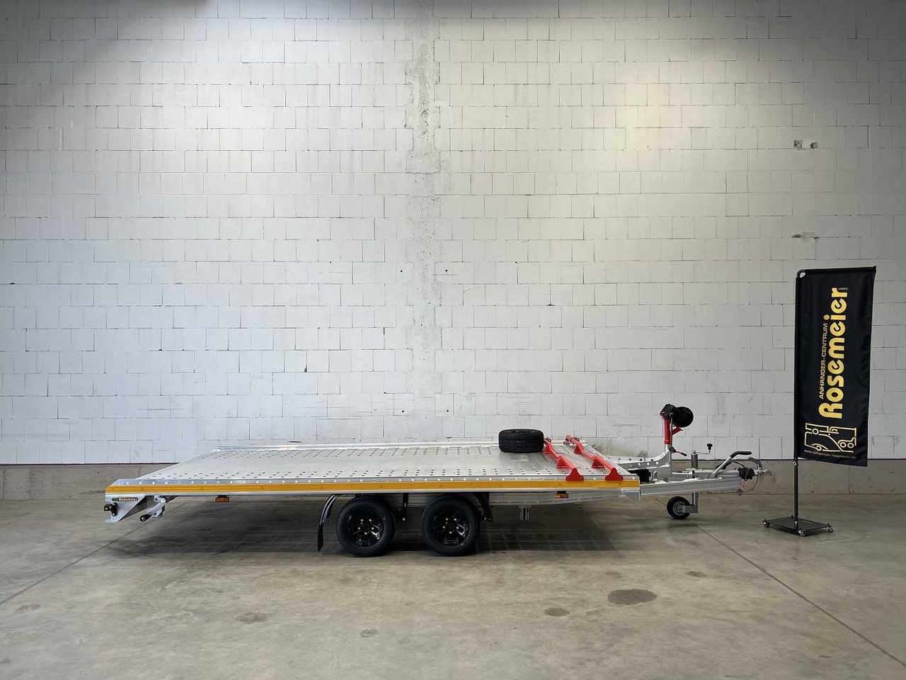 BLYSS Silverstone 2700 Autotransporter - קרון נגרר בהובלה אוטומטית: תמונה 1 BLYSS Silverstone 2700 Autotransporter - קרון נגרר בהובלה אוטומטית: תמונה 1