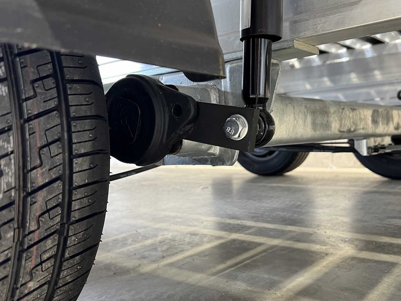 BLYSS Silverstone 2700 Autotransporter - קרון נגרר בהובלה אוטומטית: תמונה 4 BLYSS Silverstone 2700 Autotransporter - קרון נגרר בהובלה אוטומטית: תמונה 4