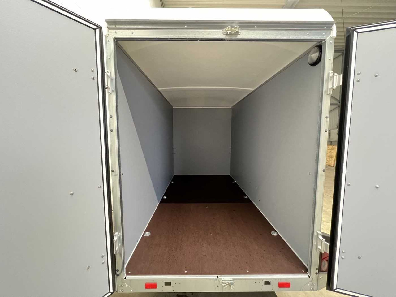 BOECKMANN KT 3015/15 M F Kofferanhänger - קרון נגרר בתיבה סגורה: תמונה 3 BOECKMANN KT 3015/15 M F Kofferanhänger - קרון נגרר בתיבה סגורה: תמונה 3
