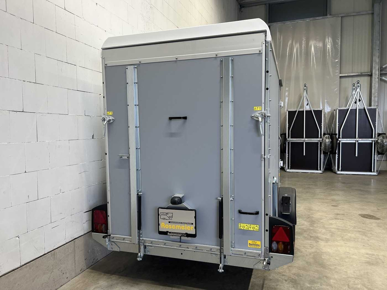 BOECKMANN KT 3015/15 M F Tür TKL Stützen Kofferanhänger - קרון נגרר בתיבה סגורה: תמונה 5 BOECKMANN KT 3015/15 M F Tür TKL Stützen Kofferanhänger - קרון נגרר בתיבה סגורה: תמונה 5