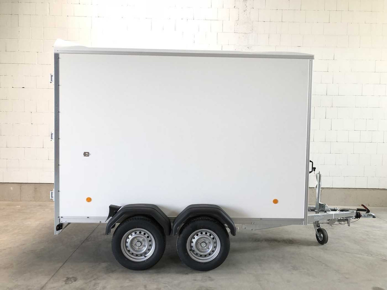 BOECKMANN KT 3015/27 H Kofferanhänger - קרון נגרר בתיבה סגורה: תמונה 1 BOECKMANN KT 3015/27 H Kofferanhänger - קרון נגרר בתיבה סגורה: תמונה 1