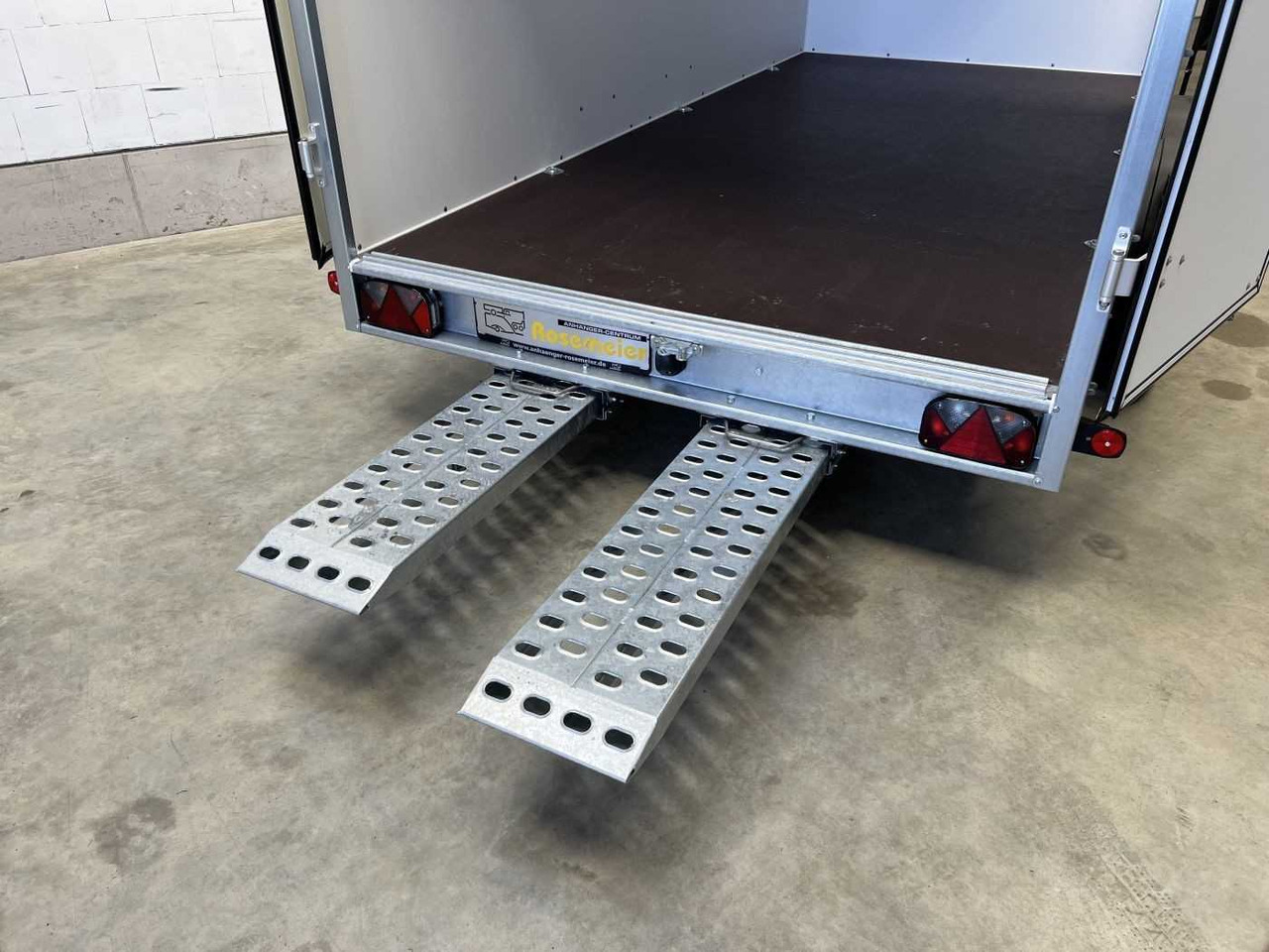 BOECKMANN KT 4018/27 H Eco XXL Tür Ramp Kofferanhänger - קרון נגרר בתיבה סגורה: תמונה 5 BOECKMANN KT 4018/27 H Eco XXL Tür Ramp Kofferanhänger - קרון נגרר בתיבה סגורה: תמונה 5