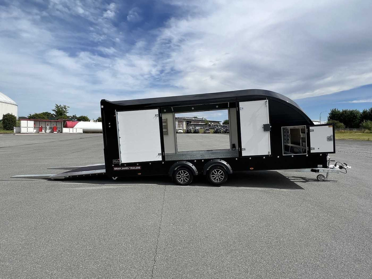 BRIAN_JAMES Race Transporter 5 Autotransporter geschlossen - קרון נגרר בהובלה אוטומטית: תמונה 1 BRIAN_JAMES Race Transporter 5 Autotransporter geschlossen - קרון נגרר בהובלה אוטומטית: תמונה 1