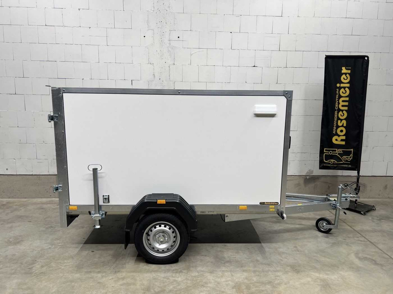 CHEVAL LIBERTE DEBON C220 Roadster Kofferanhänger - קרון נגרר בתיבה סגורה: תמונה 2 CHEVAL LIBERTE DEBON C220 Roadster Kofferanhänger - קרון נגרר בתיבה סגורה: תמונה 2