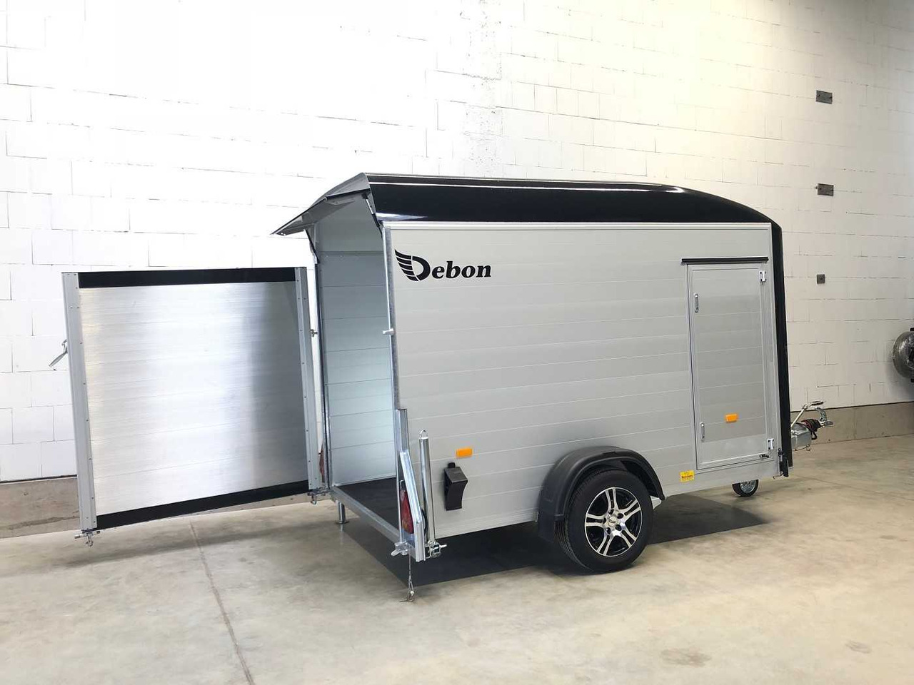 CHEVAL LIBERTE DEBON C300 Roadster Alufelge Kofferanhänger - נגרר לאופנוע: תמונה 4 CHEVAL LIBERTE DEBON C300 Roadster Alufelge Kofferanhänger - נגרר לאופנוע: תמונה 4