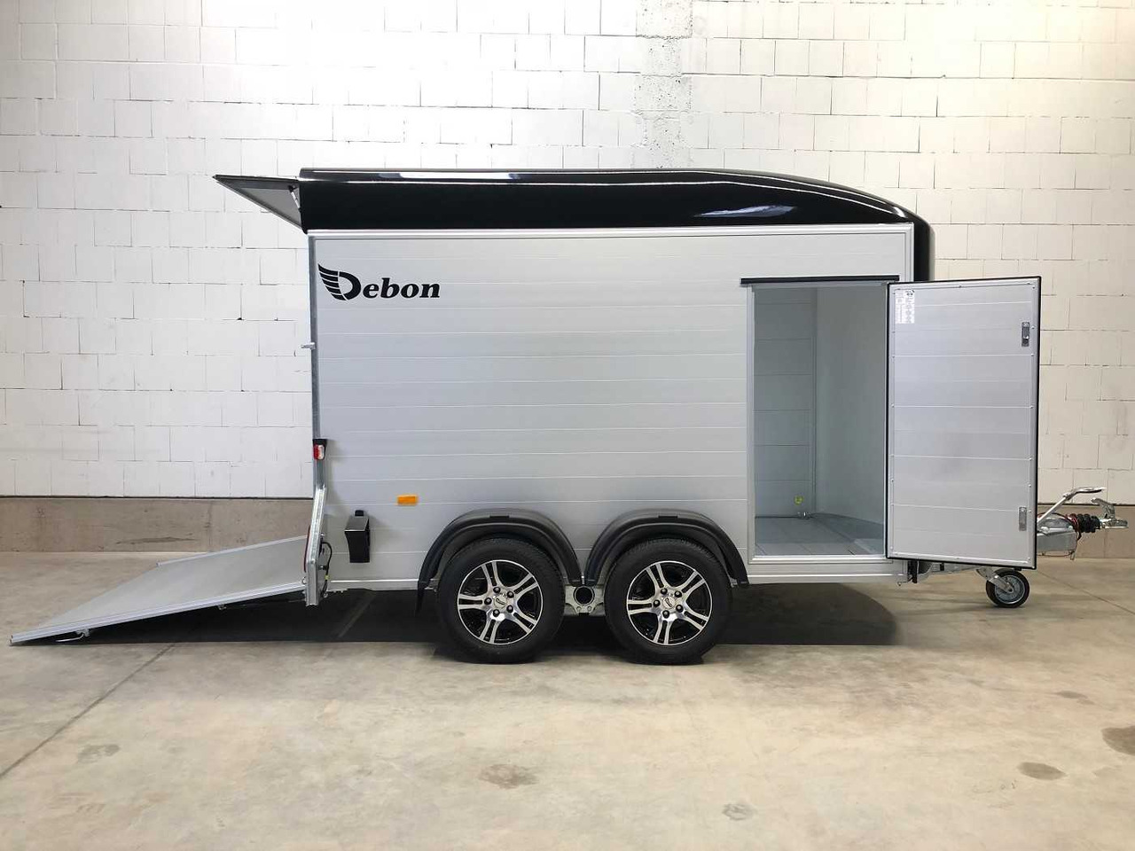 CHEVAL LIBERTE DEBON C500 Roadster Alu-Felgen Kofferanhänger - נגרר לאופנוע: תמונה 1 CHEVAL LIBERTE DEBON C500 Roadster Alu-Felgen Kofferanhänger - נגרר לאופנוע: תמונה 1