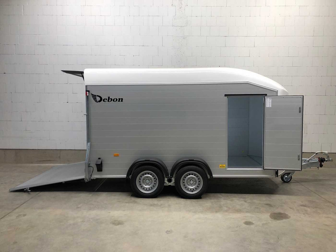 CHEVAL LIBERTE DEBON C700 Roadster Kofferanhänger - קרון נגרר בתיבה סגורה: תמונה 2 CHEVAL LIBERTE DEBON C700 Roadster Kofferanhänger - קרון נגרר בתיבה סגורה: תמונה 2