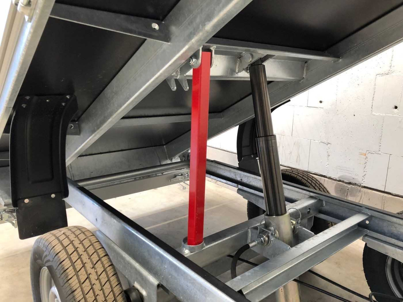 CHEVAL LIBERTE DEBON PW1.2E Lux E-Pumpe Gitter Rückwärtskipper - קרון נגרר עם מזהיר: תמונה 2 CHEVAL LIBERTE DEBON PW1.2E Lux E-Pumpe Gitter Rückwärtskipper - קרון נגרר עם מזהיר: תמונה 2