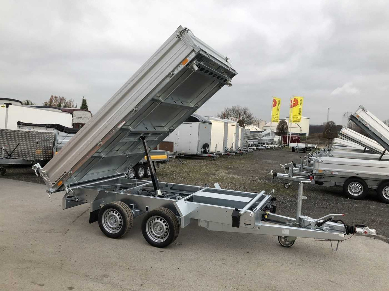HUMBAUR HTK 3000.31 Dreiseitenkipper - קרון נגרר עם מזהיר: תמונה 2 HUMBAUR HTK 3000.31 Dreiseitenkipper - קרון נגרר עם מזהיר: תמונה 2
