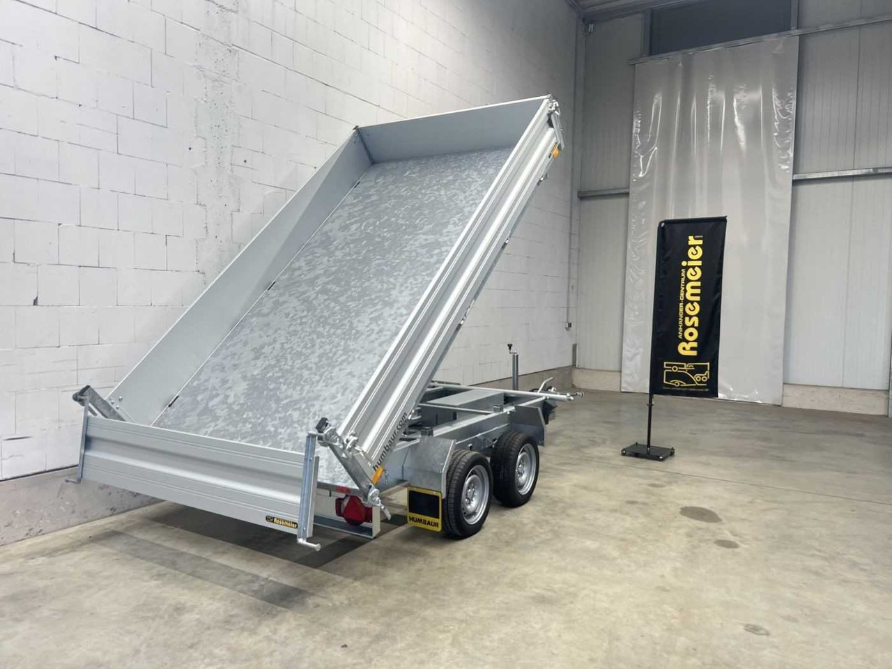 HUMBAUR HTK 3000.31 Dreiseitenkipper - קרון נגרר עם מזהיר: תמונה 3 HUMBAUR HTK 3000.31 Dreiseitenkipper - קרון נגרר עם מזהיר: תמונה 3