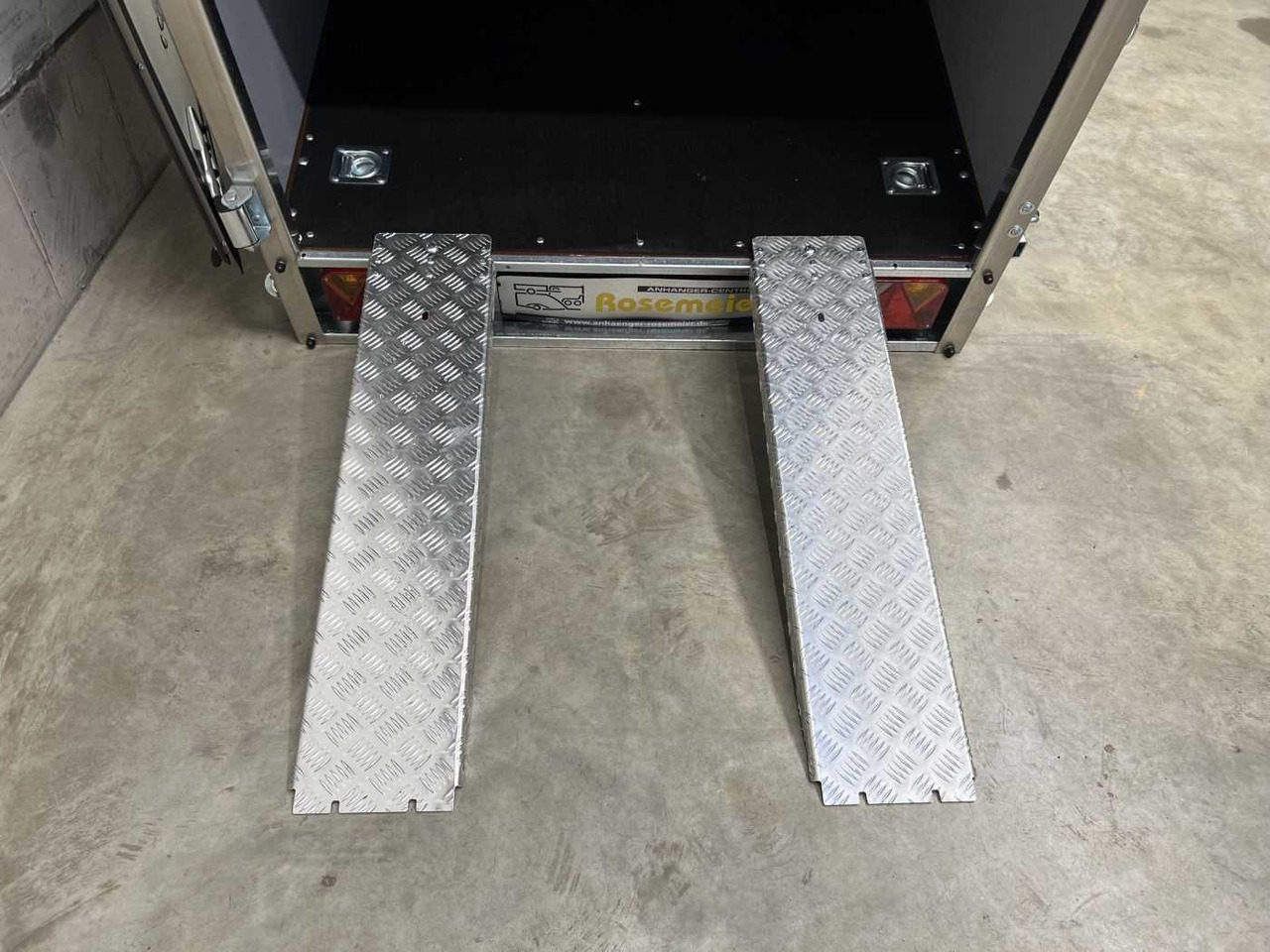 MARTZ Smart Kargo 232 0,75T Kofferanhänger - נגרר לאופנוע: תמונה 4 MARTZ Smart Kargo 232 0,75T Kofferanhänger - נגרר לאופנוע: תמונה 4