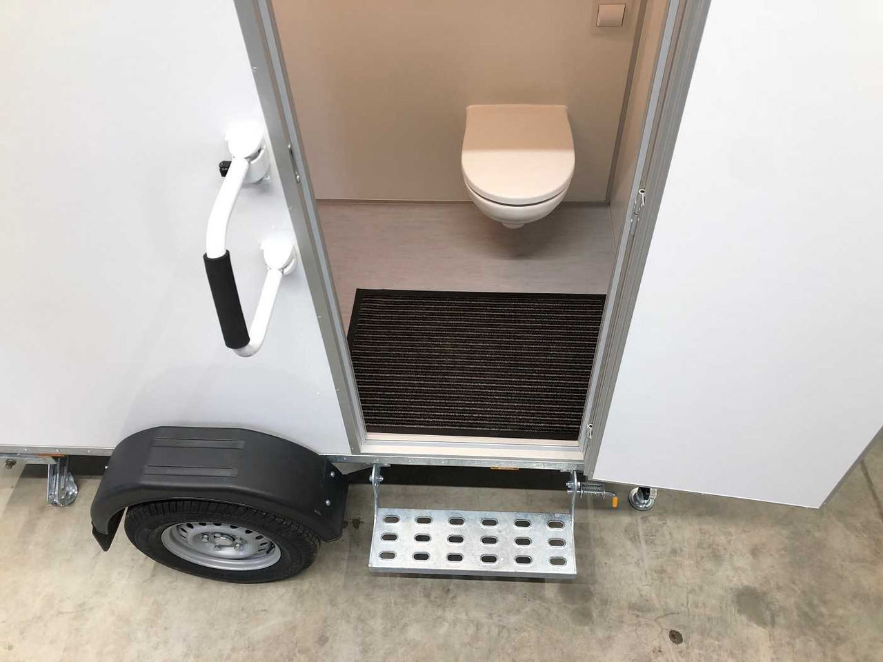 ROSEMEIER EW TA-NO Badanhänger mit WC ECO Toilettenanhänger - מכולת בנייה, קרון נגרר: תמונה 5 ROSEMEIER EW TA-NO Badanhänger mit WC ECO Toilettenanhänger - מכולת בנייה, קרון נגרר: תמונה 5