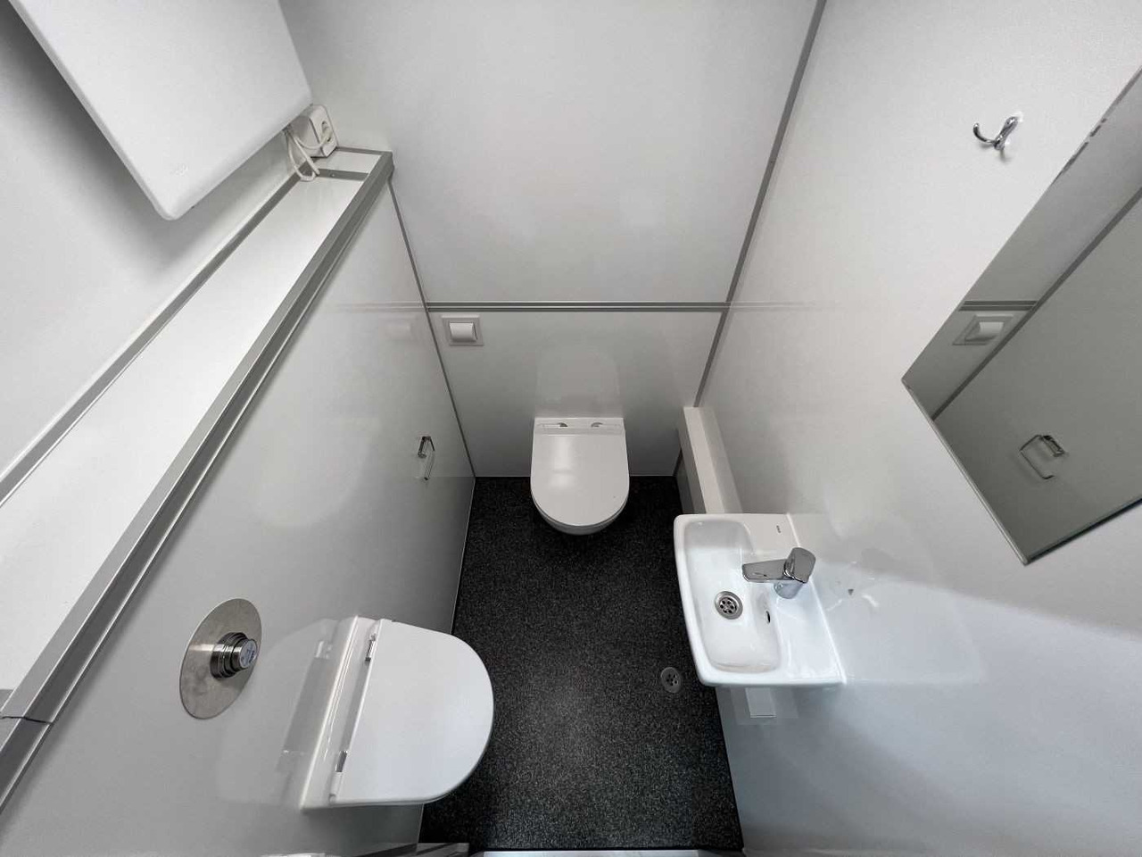 ROSEMEIER EW TA-NO Dusch + WC Kombi 4 Toilettenanhänger - מכולת בנייה, קרון נגרר: תמונה 5 ROSEMEIER EW TA-NO Dusch + WC Kombi 4 Toilettenanhänger - מכולת בנייה, קרון נגרר: תמונה 5