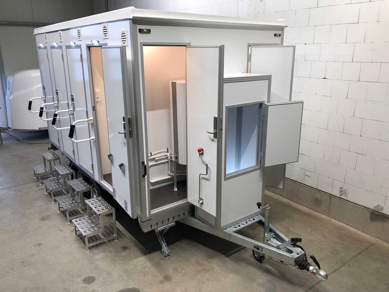 ROSEMEIER EW TA-NO Duschwagen mit 4 Duschen Toilettenanhänger - מכולת בנייה, קרון נגרר: תמונה 5 ROSEMEIER EW TA-NO Duschwagen mit 4 Duschen Toilettenanhänger - מכולת בנייה, קרון נגרר: תמונה 5