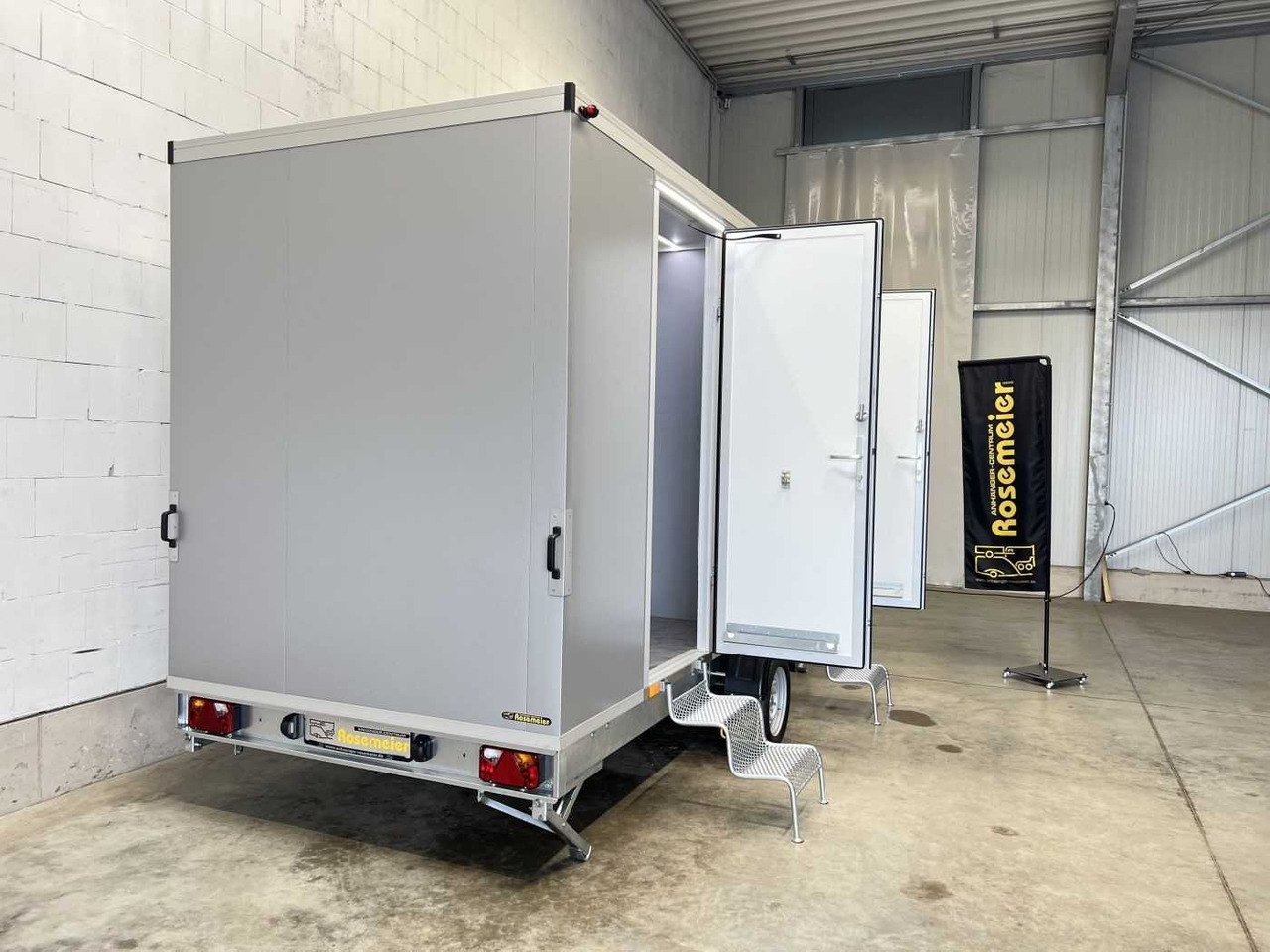 ROSEMEIER VE 2 Damen, 1 Herren, 2 Urinale Toilettenanhänger - מכולת בנייה, קרון נגרר: תמונה 2 ROSEMEIER VE 2 Damen, 1 Herren, 2 Urinale Toilettenanhänger - מכולת בנייה, קרון נגרר: תמונה 2
