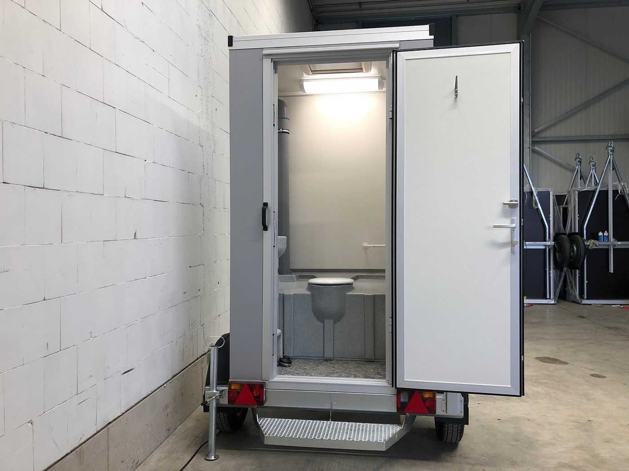 ROSEMEIER VE Baustellentoilette Comfort TU Toilettenanhänger - מכולת בנייה, קרון נגרר: תמונה 1 ROSEMEIER VE Baustellentoilette Comfort TU Toilettenanhänger - מכולת בנייה, קרון נגרר: תמונה 1