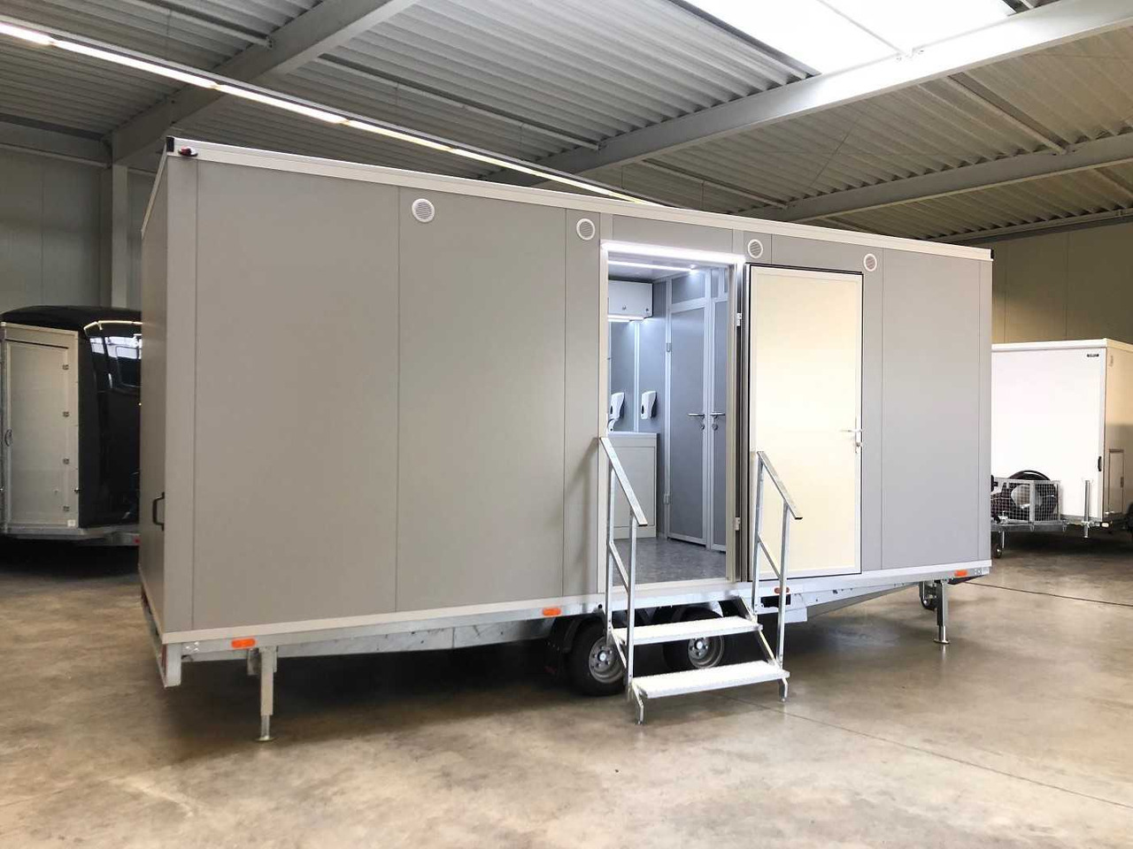 ROSEMEIER VE Duschwagen mit 4 Duschen Toilettenanhänger - מכולת בנייה, קרון נגרר: תמונה 1 ROSEMEIER VE Duschwagen mit 4 Duschen Toilettenanhänger - מכולת בנייה, קרון נגרר: תמונה 1