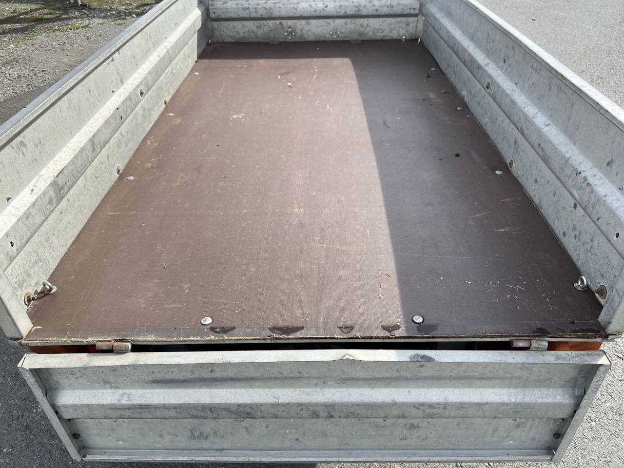 STEMA HP 85 Kastenanhänger gebremst - קרון נגרר למכונית: תמונה 4 STEMA HP 85 Kastenanhänger gebremst - קרון נגרר למכונית: תמונה 4