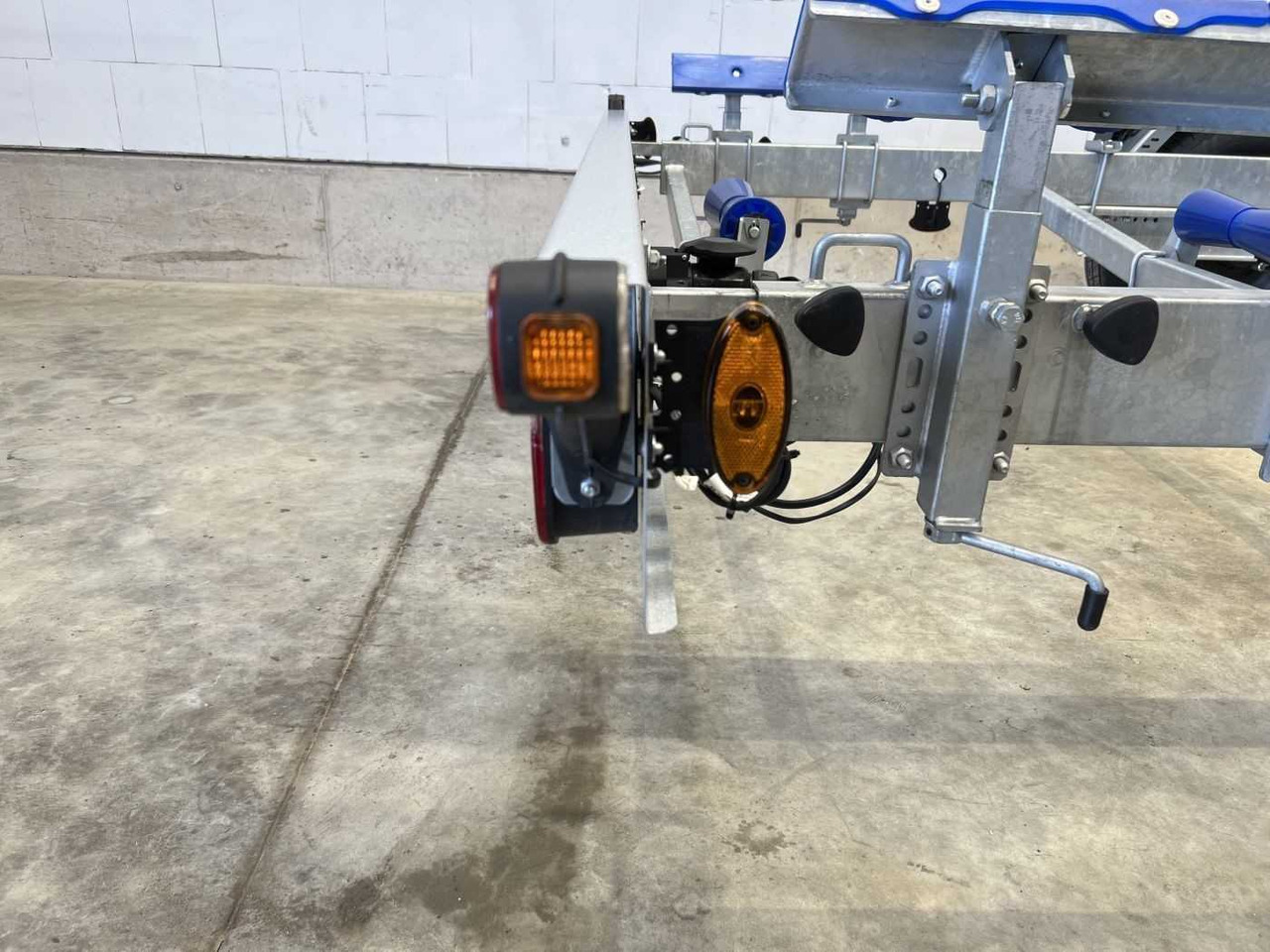 TPV BA2700-L 100 Bootsanhänger - נגרר לסירה: תמונה 5 TPV BA2700-L 100 Bootsanhänger - נגרר לסירה: תמונה 5
