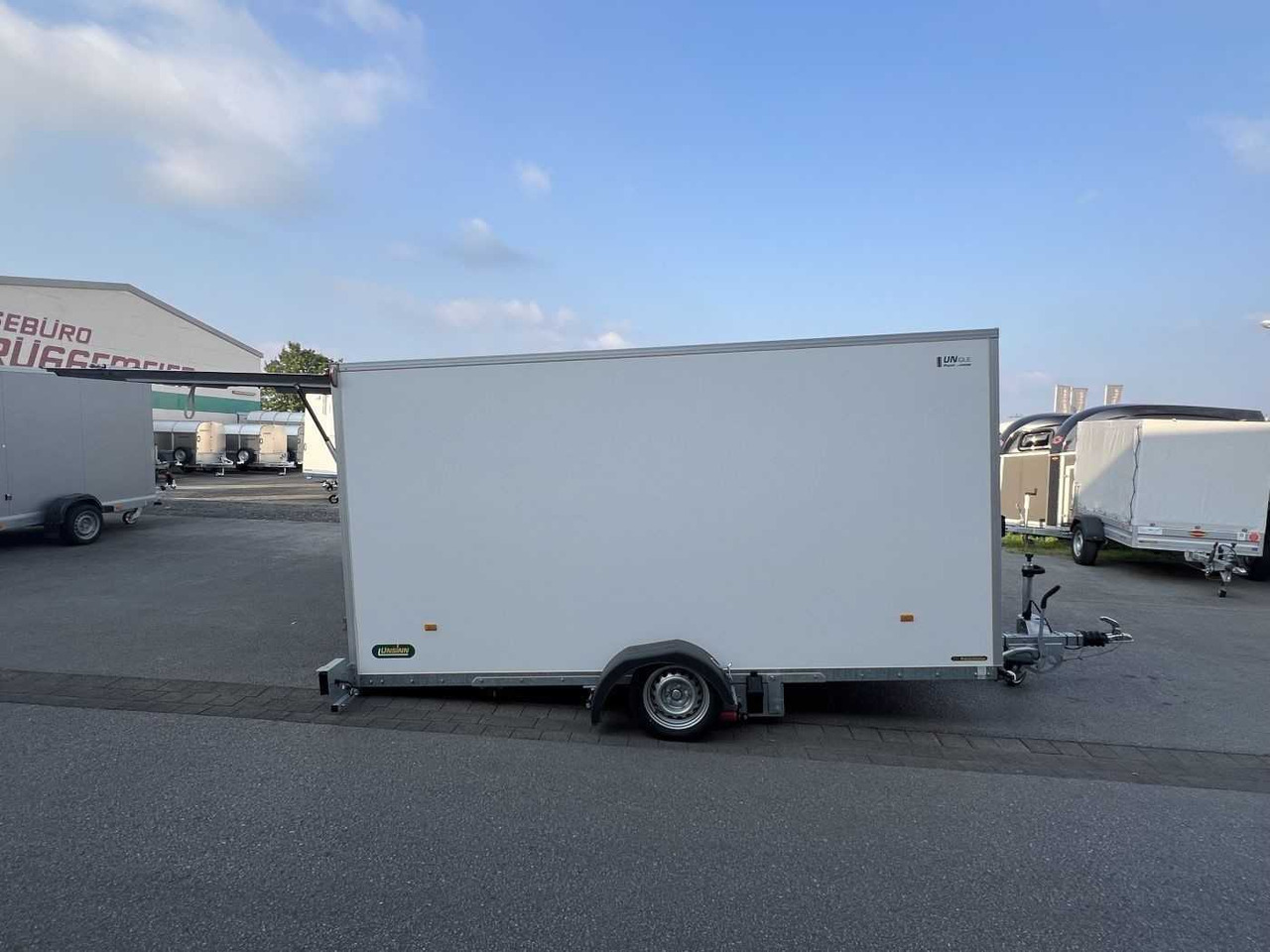 UNSINN UKA 3717-18-13 Absenk Kofferanhänger - קרון נגרר בתיבה סגורה: תמונה 2 UNSINN UKA 3717-18-13 Absenk Kofferanhänger - קרון נגרר בתיבה סגורה: תמונה 2