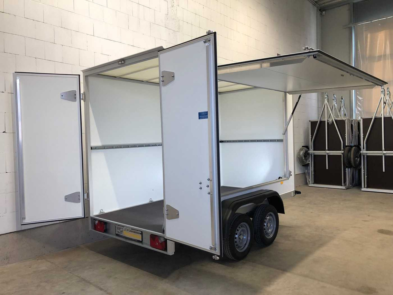 UNSINN UKU 301519-20-13 VKL Kofferanhänger - קרון נגרר בתיבה סגורה: תמונה 4 UNSINN UKU 301519-20-13 VKL Kofferanhänger - קרון נגרר בתיבה סגורה: תמונה 4