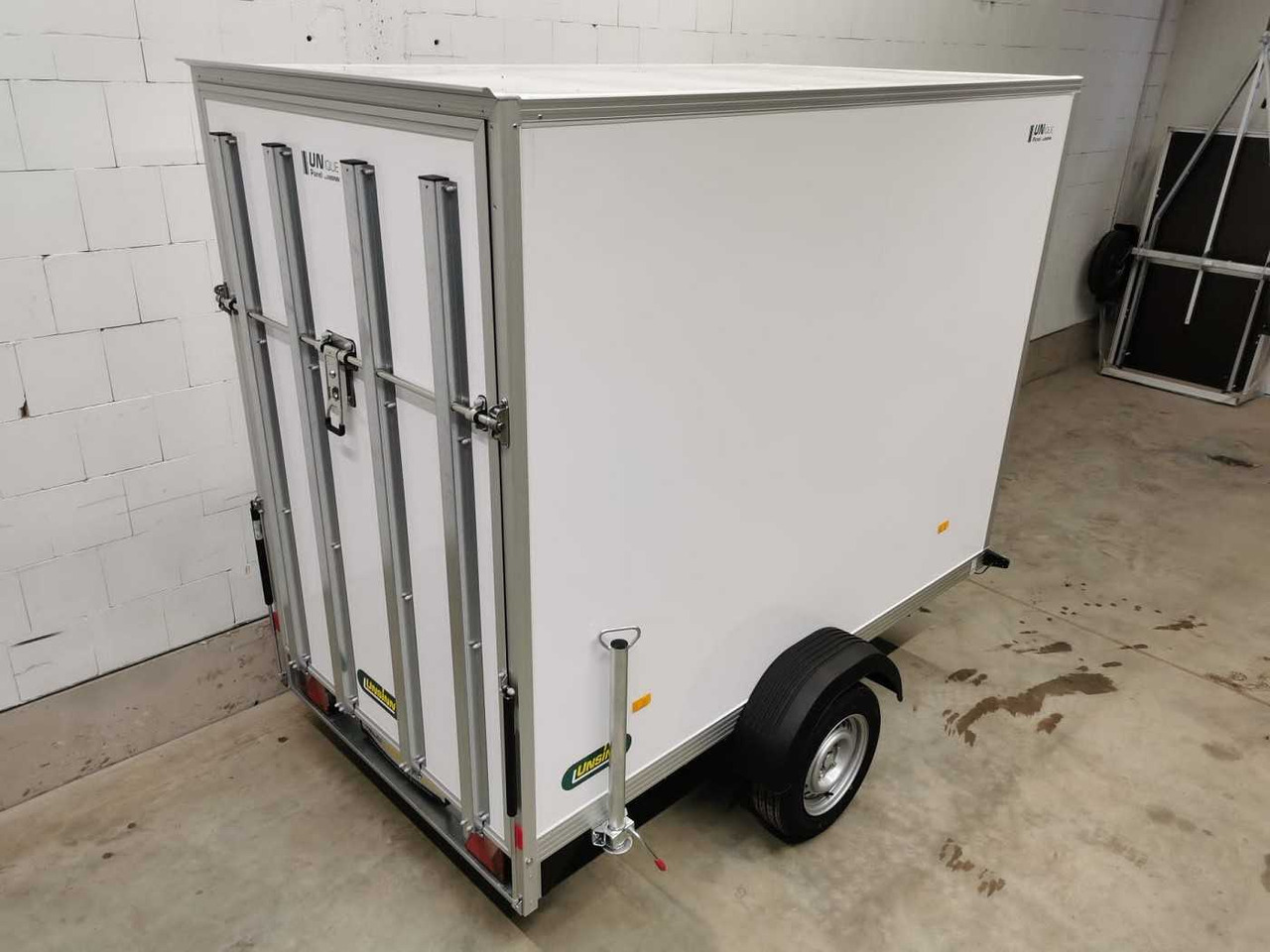 UNSINN ULK 1325-14-1420 Rampe Stützen Kofferanhänger - קרון נגרר בתיבה סגורה: תמונה 4 UNSINN ULK 1325-14-1420 Rampe Stützen Kofferanhänger - קרון נגרר בתיבה סגורה: תמונה 4