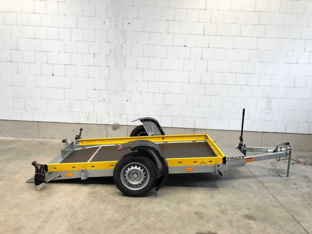 VEZEKO Husky F 08.25 Absenker - קרון נגרר מתגלגל/ מדלג: תמונה 1 VEZEKO Husky F 08.25 Absenker - קרון נגרר מתגלגל/ מדלג: תמונה 1