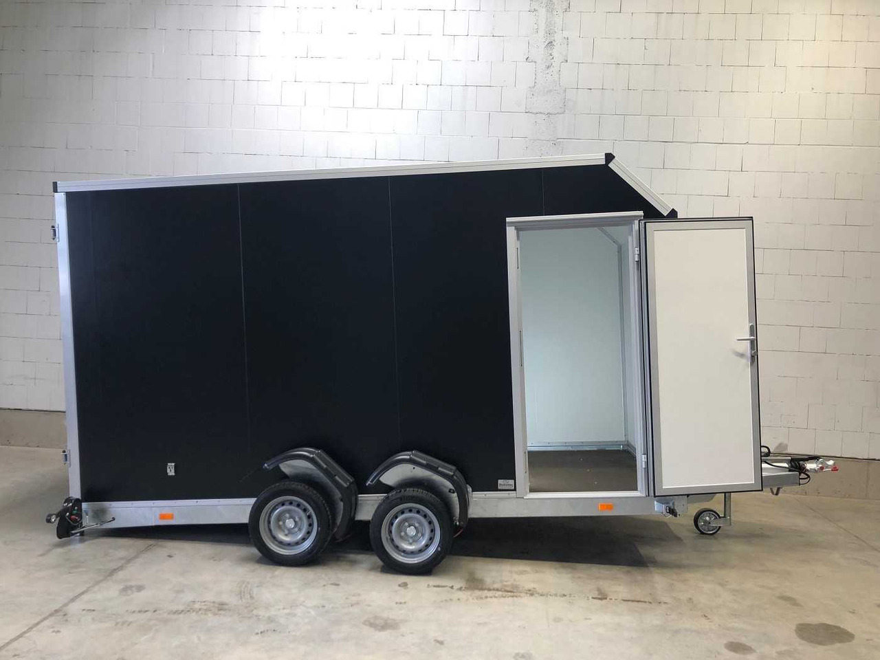 VEZEKO Husky FB K 35.40 SP EP Tür Kofferanhänger Absenker - קרון נגרר בתיבה סגורה: תמונה 3 VEZEKO Husky FB K 35.40 SP EP Tür Kofferanhänger Absenker - קרון נגרר בתיבה סגורה: תמונה 3