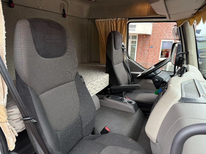 DAF LF 210 LF210 4X2 / Slaapcabine / 11.990KG / D'hollandia 1.50KG / DAF dealer onderhoud - משאית תיבה: תמונה 5 DAF LF 210 LF210 4X2 / Slaapcabine / 11.990KG / D'hollandia 1.50KG / DAF dealer onderhoud - משאית תיבה: תמונה 5