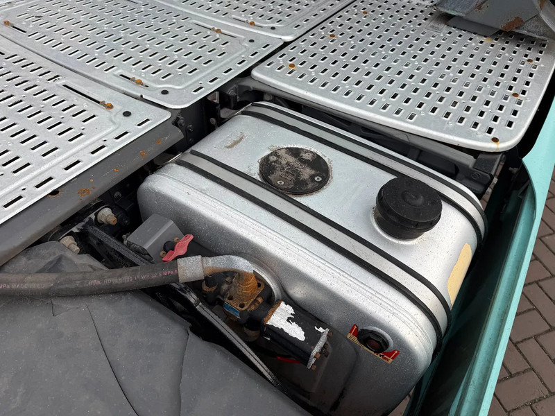 יחידת טרקטור DAF XF 106.460 XF460 4X2 Spacecab / 2 beds / Hydraulics / alcoa / full spoilers / ADR: תמונה 11 יחידת טרקטור DAF XF 106.460 XF460 4X2 Spacecab / 2 beds / Hydraulics / alcoa / full spoilers / ADR: תמונה 11