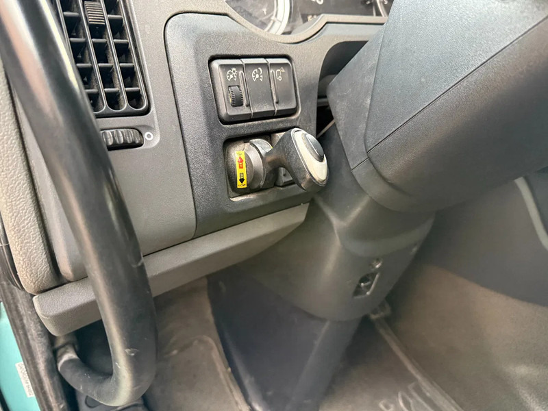 יחידת טרקטור DAF XF 106.460 XF460 4X2 Spacecab / 2 beds / Hydraulics / alcoa / full spoilers / ADR: תמונה 17 יחידת טרקטור DAF XF 106.460 XF460 4X2 Spacecab / 2 beds / Hydraulics / alcoa / full spoilers / ADR: תמונה 17