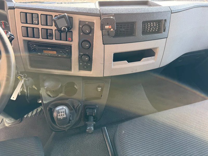 Volvo FL 12 FL 280 11.990KG MANUAL GEARBOX - משאית עם שלדת תא: תמונה 4 Volvo FL 12 FL 280 11.990KG MANUAL GEARBOX - משאית עם שלדת תא: תמונה 4