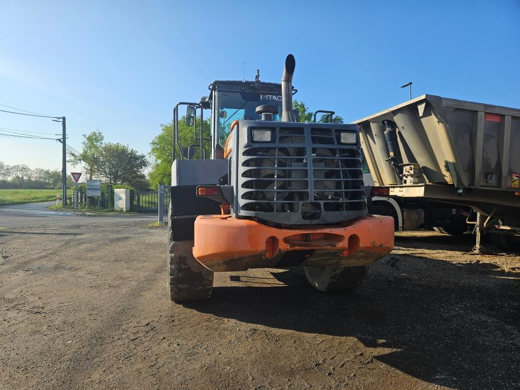 HITACHI ZW 220 - מעמיס גלגלים: תמונה 5 HITACHI ZW 220 - מעמיס גלגלים: תמונה 5