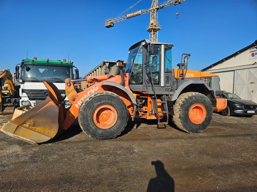 HITACHI ZW 220 - מעמיס גלגלים: תמונה 2 HITACHI ZW 220 - מעמיס גלגלים: תמונה 2