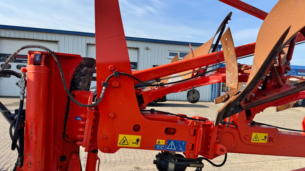 Kuhn Challenger T - 8-furchig #TOP# - מחרשה: תמונה 4 Kuhn Challenger T - 8-furchig #TOP# - מחרשה: תמונה 4