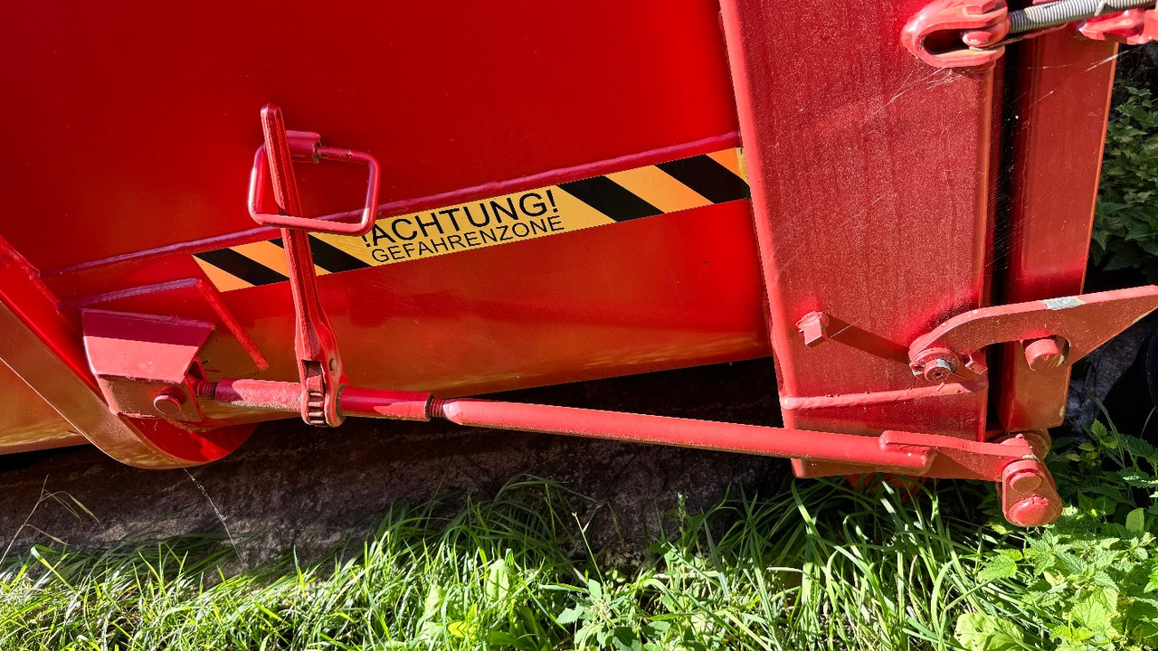 PRONAR T285/1 Hakenlift mit 2 Containern - כלי/ ציוד: תמונה 4 PRONAR T285/1 Hakenlift mit 2 Containern - כלי/ ציוד: תמונה 4