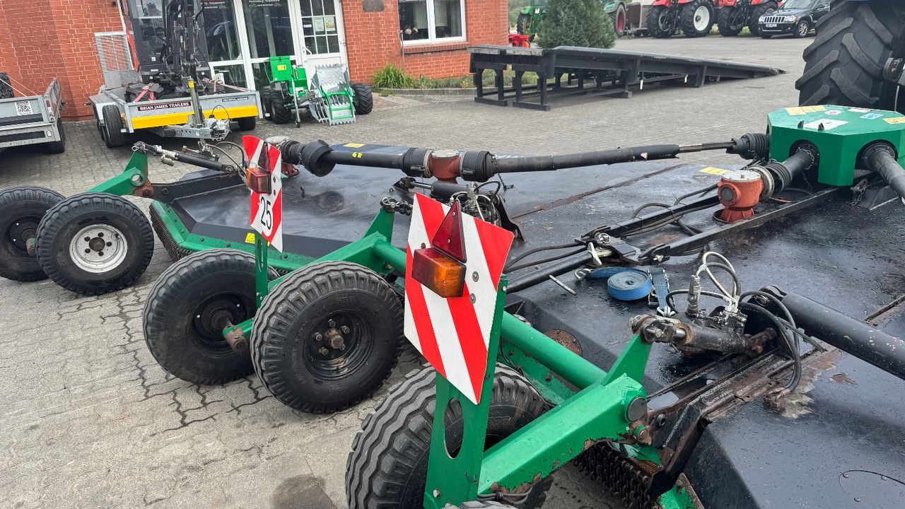Spearhead Stubble Master 730 - מכסחת תבואה: תמונה 3 Spearhead Stubble Master 730 - מכסחת תבואה: תמונה 3