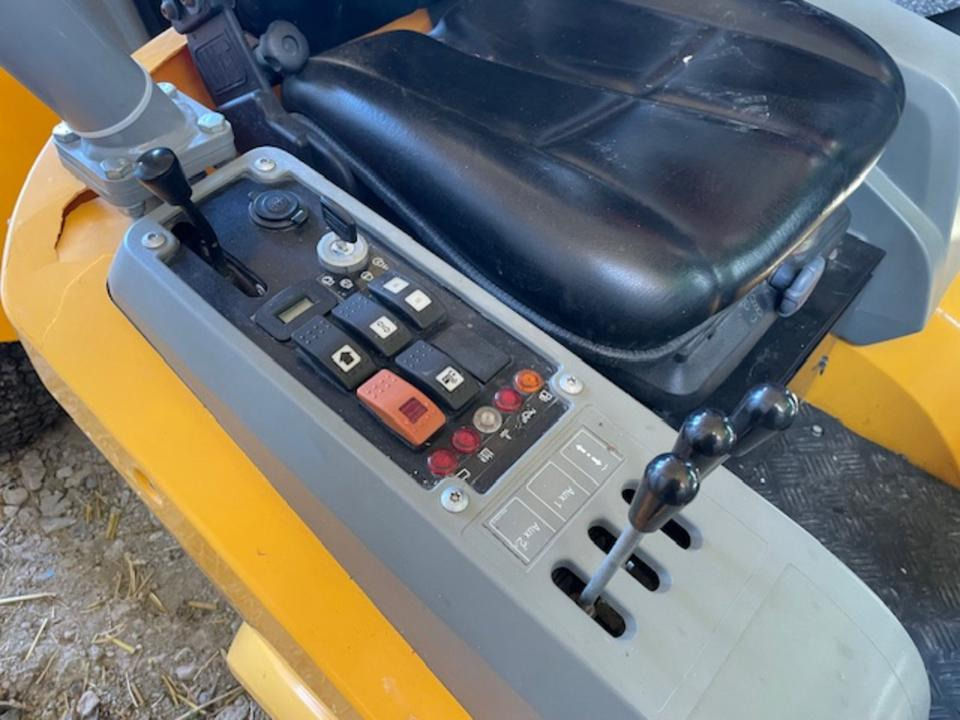 Stiga Titan 26H Diesel-Aufsitzrasenmäher mit Frontmähwerk - מכסחת גינה: תמונה 5 Stiga Titan 26H Diesel-Aufsitzrasenmäher mit Frontmähwerk - מכסחת גינה: תמונה 5