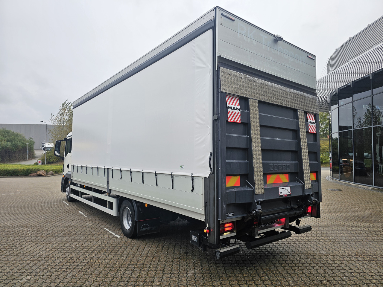 MAN TGL 12.250 - משאית וילונות צד: תמונה 4 MAN TGL 12.250 - משאית וילונות צד: תמונה 4