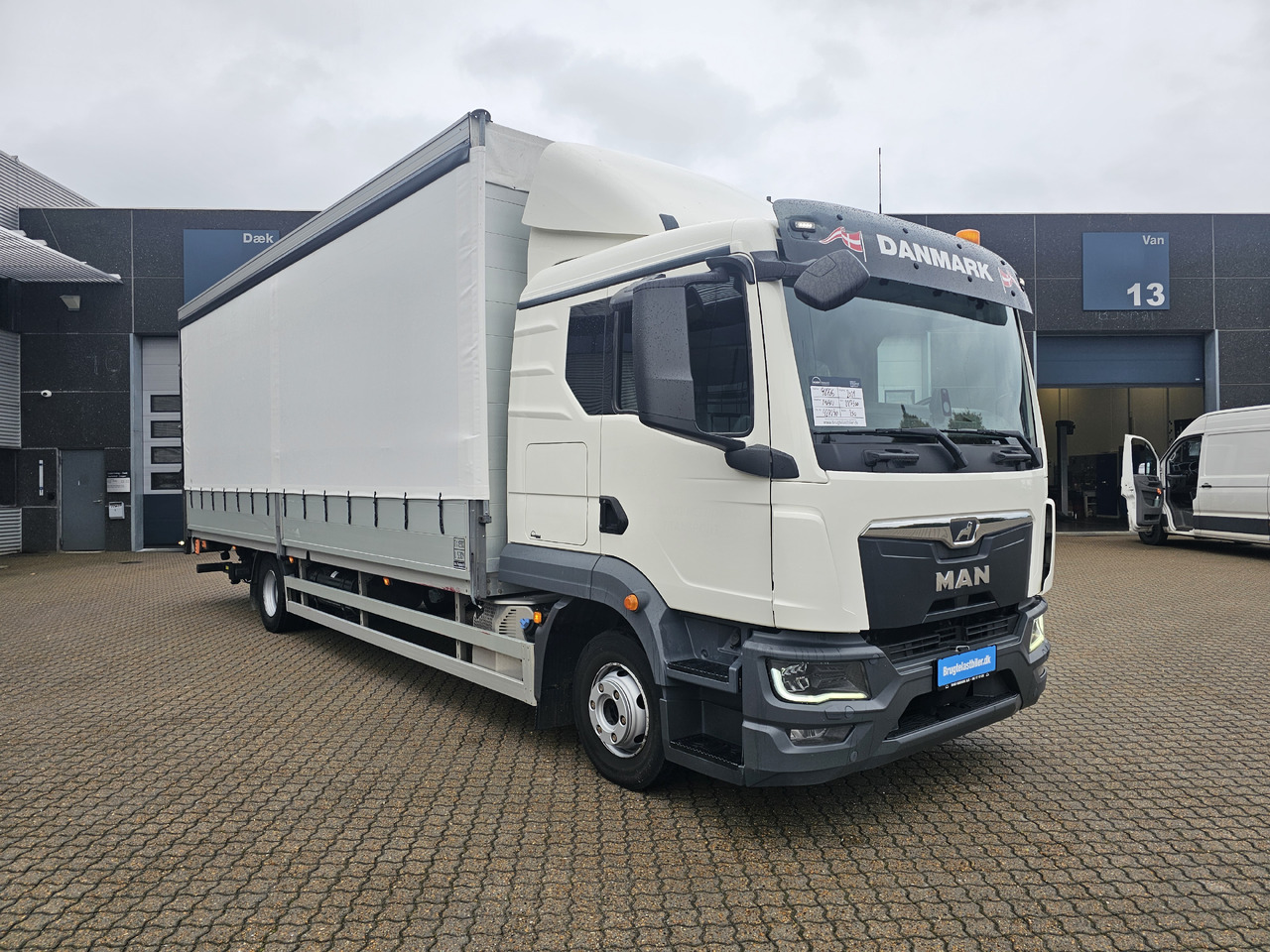 MAN TGL 12.250 - משאית וילונות צד: תמונה 2 MAN TGL 12.250 - משאית וילונות צד: תמונה 2